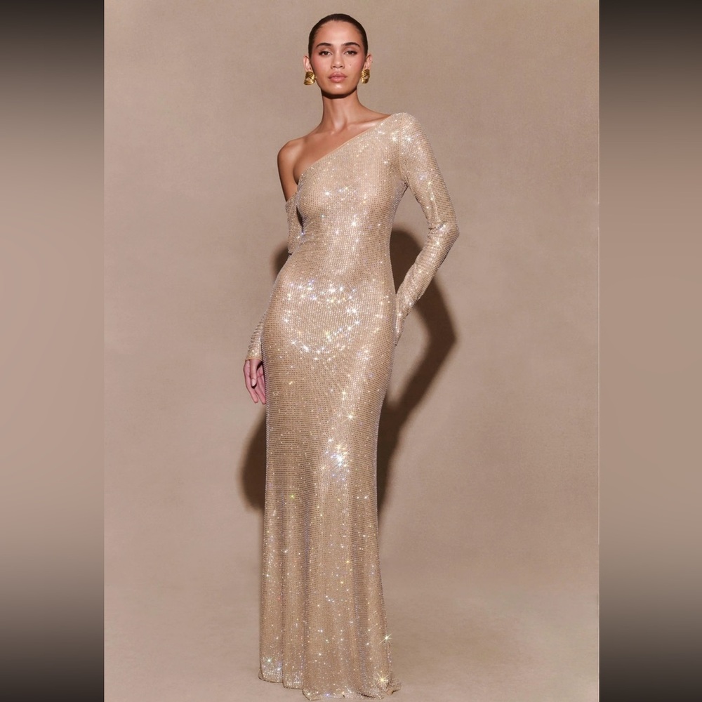 Meshki Elegant One-Shoulder Gold Dress Maxi